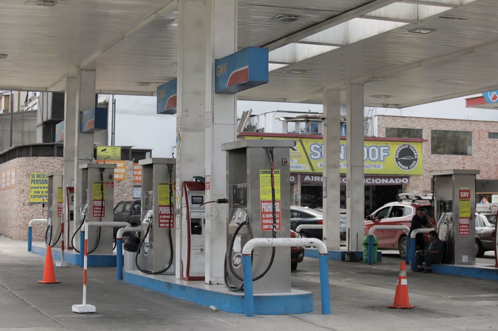 La mayoría de los grifos que venden GNV en la capital permanecieron cerrados ante la falta de suministro por parte de la empresa Cálidda, responsable de administrar el suministro de este combustible tras la declaración de emergencia del gas natural.