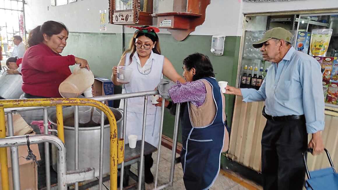 Mercados entregaron chocolatadas a sus clientes (Foto: Difusión)