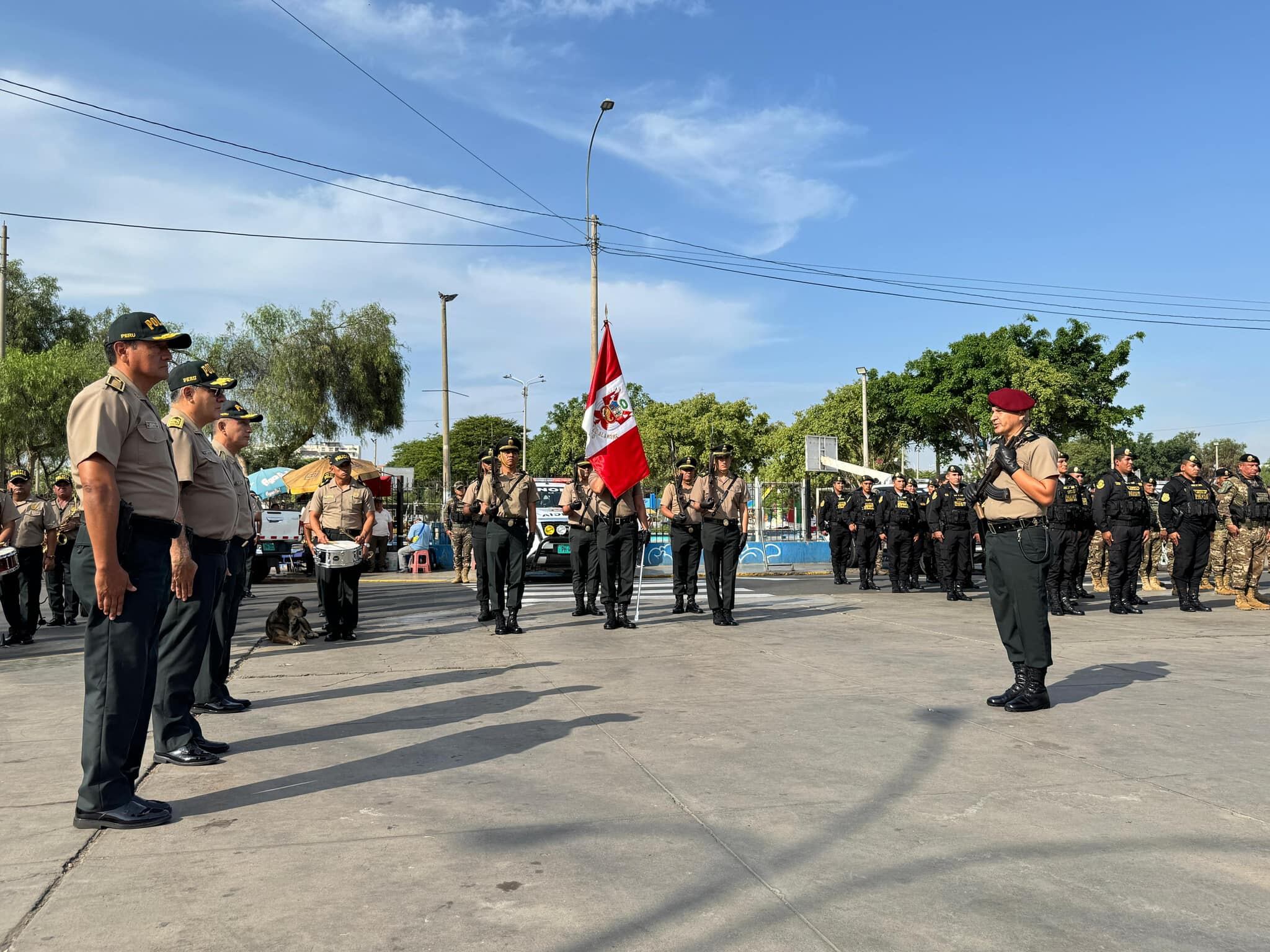 La Policía desplegará este número de agentes para contrarrestar las extorsiones a profesores y directores de planteles en La Libertad. Este año atentaron contra tres instituciones educativas y el Sutep alertó que a 120 docentes les exigen el pago de cupos. Militares también darán seguridad en centros educativos.
