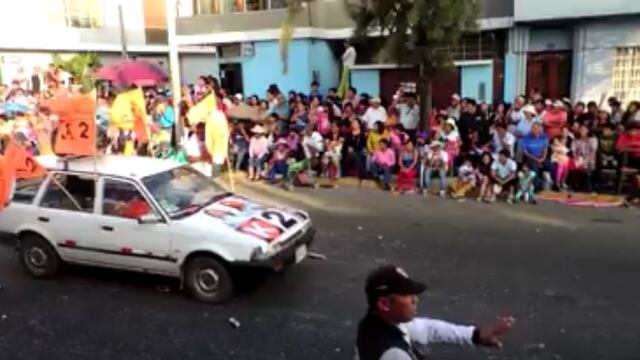 Simpatizantes de Keiko fueron pifiados en pasacalle de Carnaval en Tacna (VIDEO)
