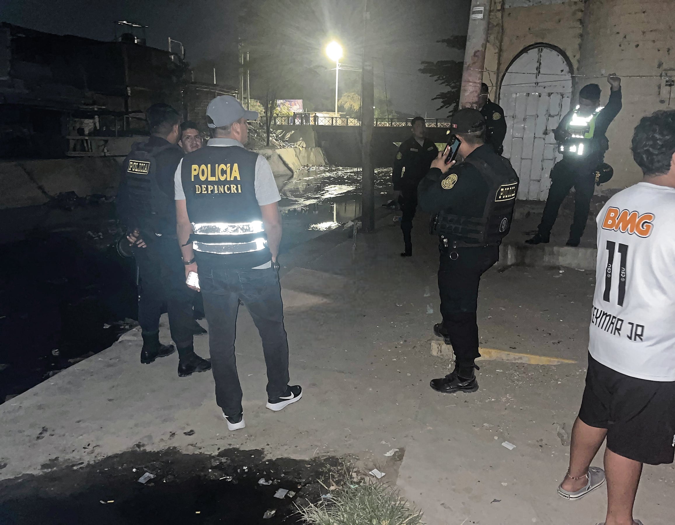 Asesinan de cinco balazos a un venezolano en Piura