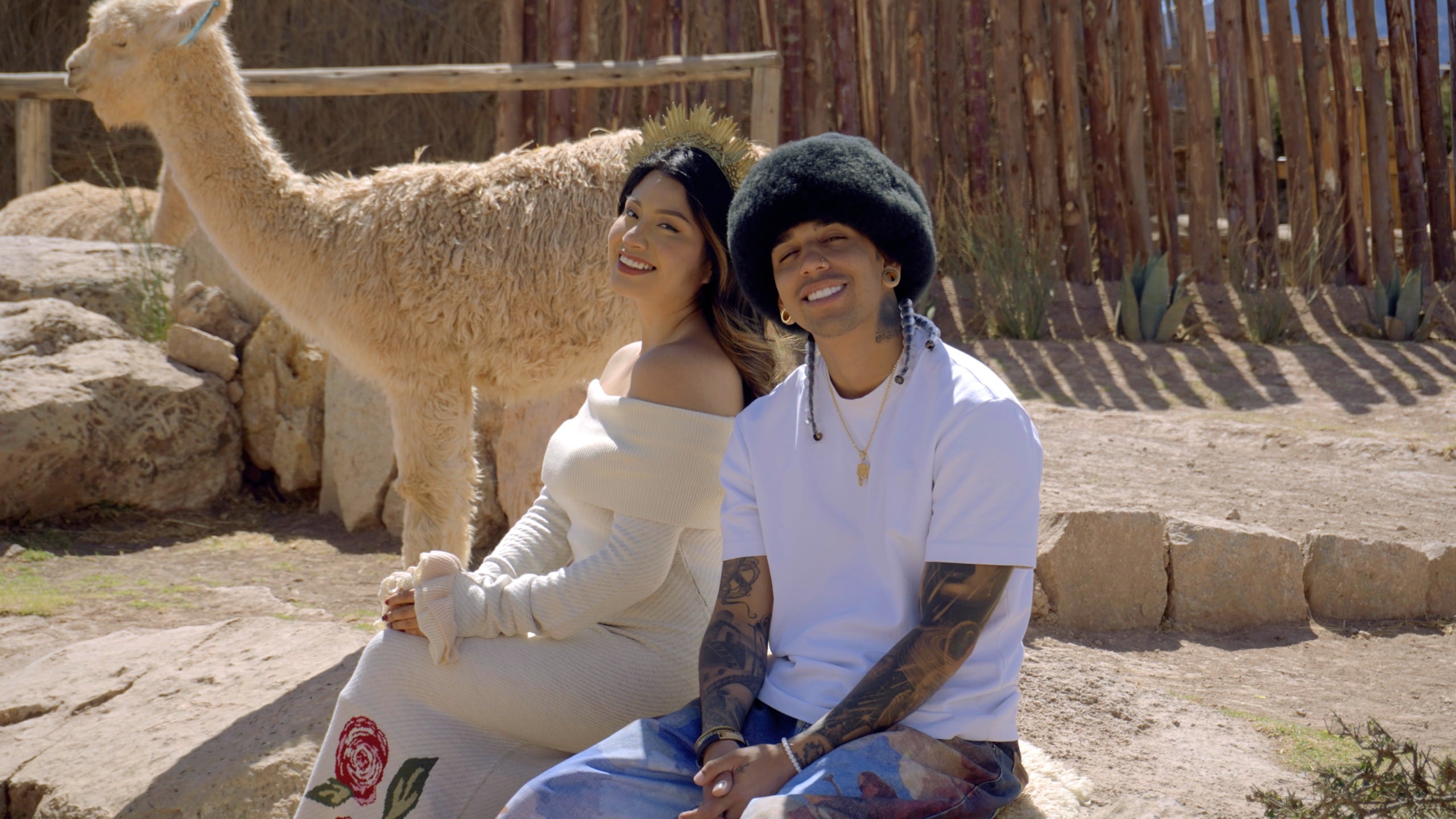 La cantante peruana y el artista venezolano unen generaciones y estilos musicales en una colaboración que reinterpreta uno de los fenómenos virales más recordados de Latinoamérica.