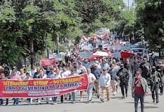 Las calles de Piura amanecieron llenas de basura