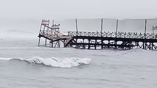 Trujillo: Colapsó parte del tradicional muelle de Huanchaco