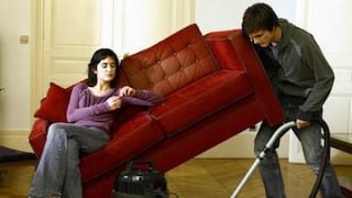 Estudio revela que compartir trabajos domésticos mejora el sexo
