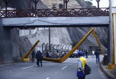 Cierran tramo de la Costa Verde en Barranco tras impacto de camión contra arco de protección