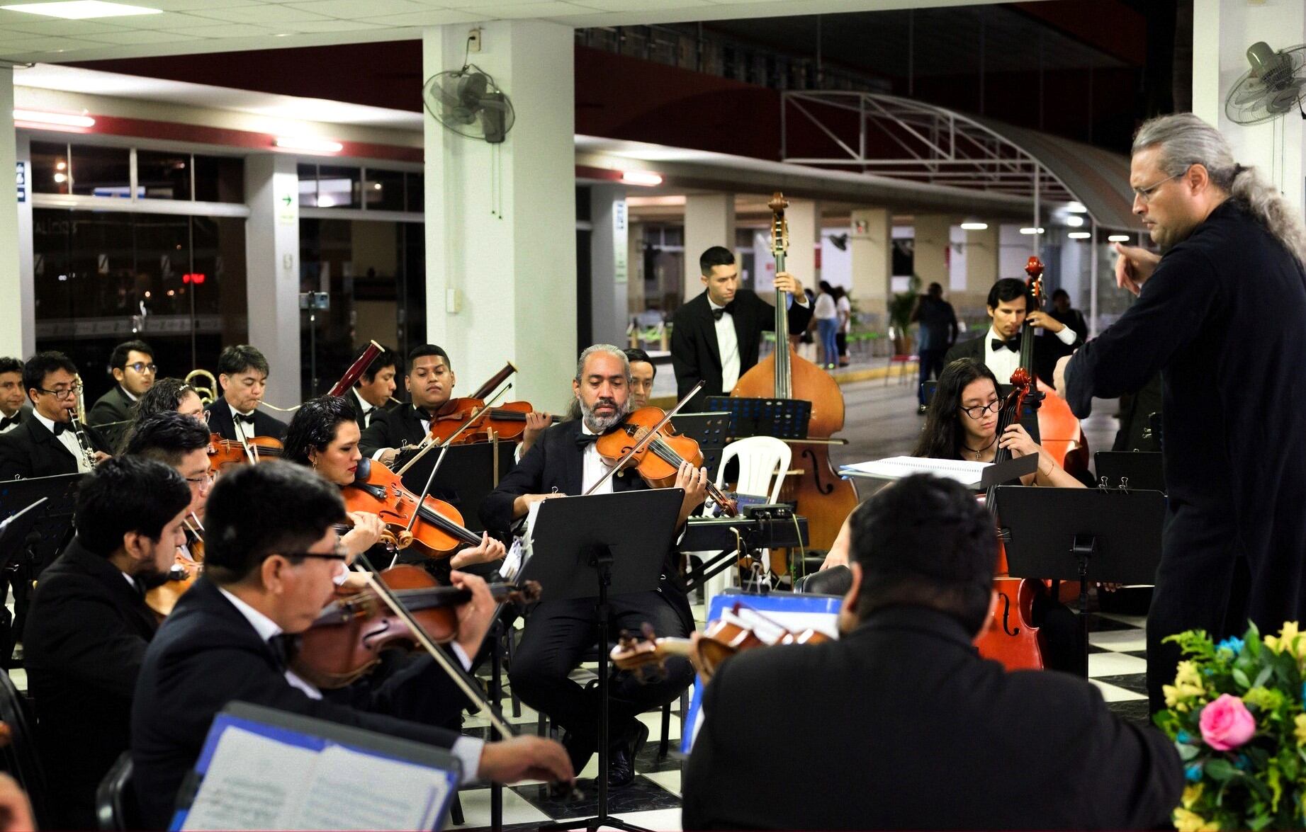 Ccon un espectáculo conmemora sus 23 años difundiendo cultura.