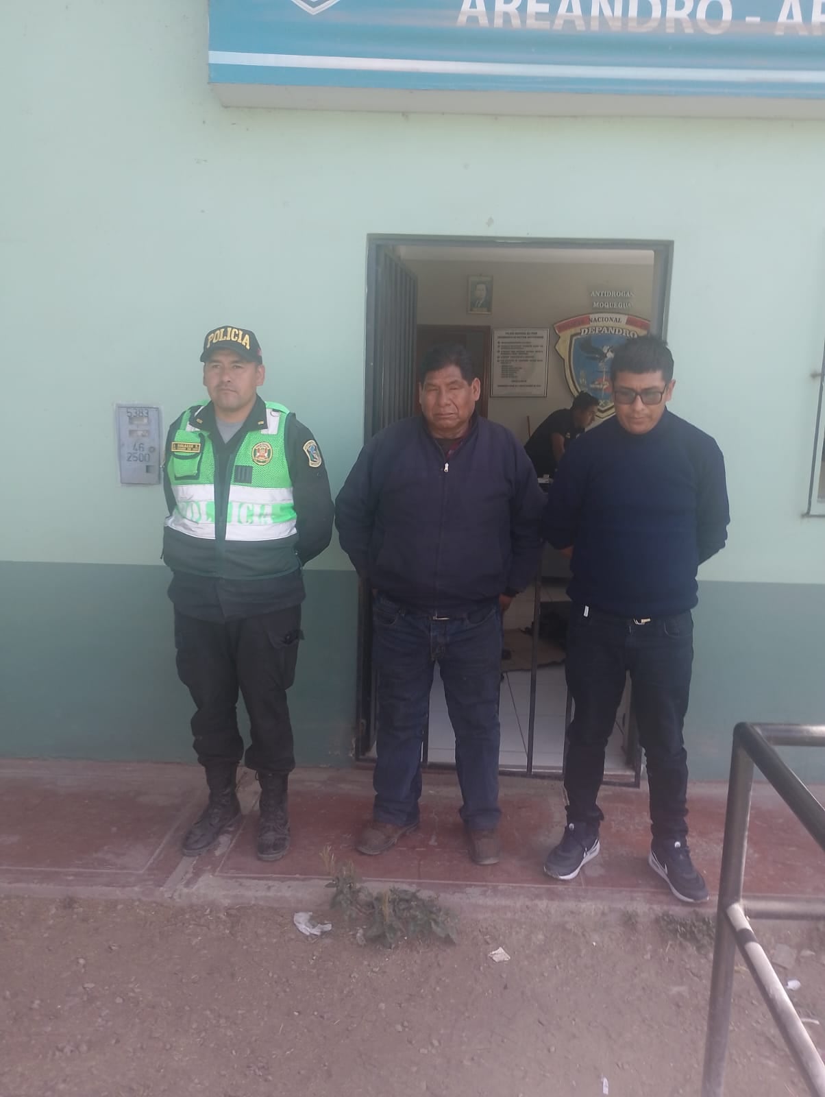 El bus era conducido por Vins Eddy Salluca Mamani (29) y Agripino Jamachi Curasi (69). (Difusión)