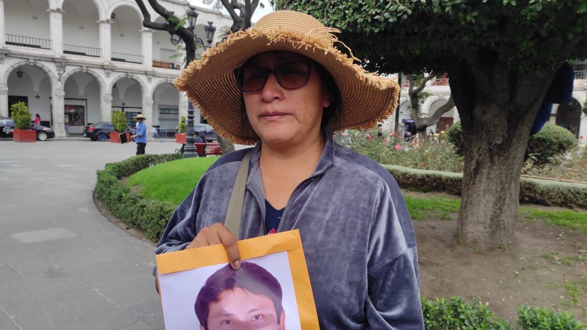 Familiares buscan a Erick Mamani que desapareció el 20 de febrero en Arequipa. Foto: GEC.