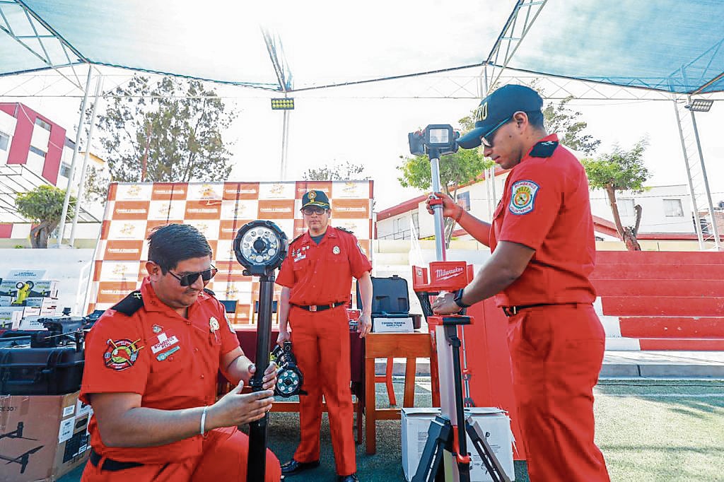 Por ahora solo se adquirieron algunos equipos para los bomberos en Arequipa. Foto: Gobierno Regional de Arequipa.