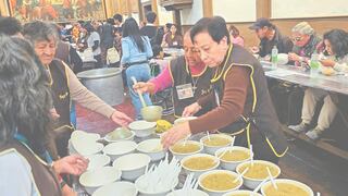 Miles acuden a la tradicional Fiesta de la Porciúncula: Fieles abarrotaron el Convento de los Descalzos