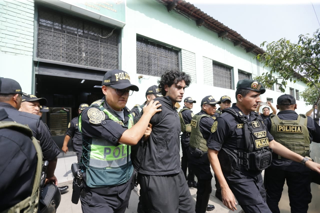 Autoridades penitenciarias determinarán en las próximas horas el establecimiento donde cumplirá los nueve meses de detención ordenados por el Poder Judicial.| Foto: Foto: Joseph Ángeles / @photo.gec