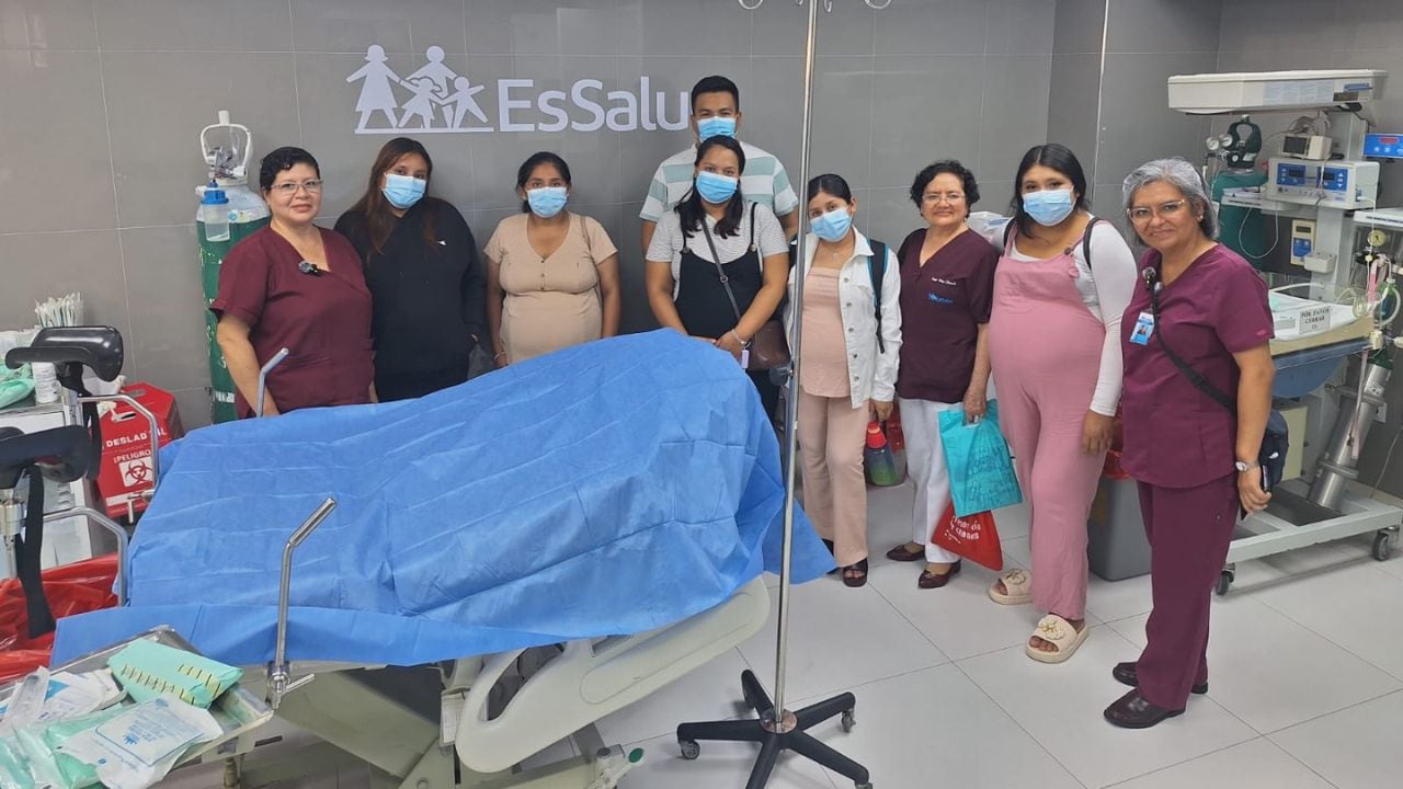 Iniciativa de EsSalud permite a las futuras madres conocer la ruta de atención, salas de parto y servicios de neonatología.