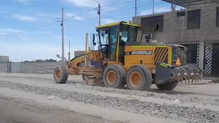 Transportistas realizan el mantenimiento de vía en Majes por desinterés de autoridades