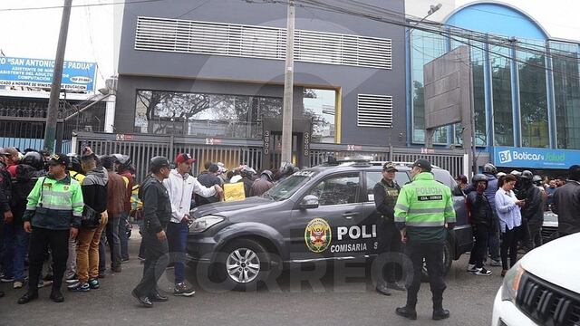 Repartidores de conocida empresa delivery protestaron en la avenida Arequipa