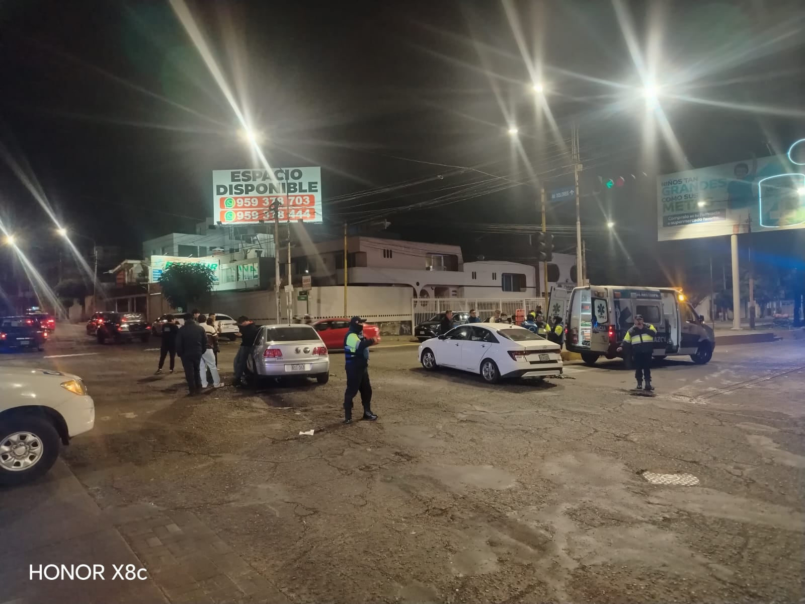 Choque múltiple en el Cercado de Arequipa deja a gestante herida. Foto: Serenazgo Arequipa.