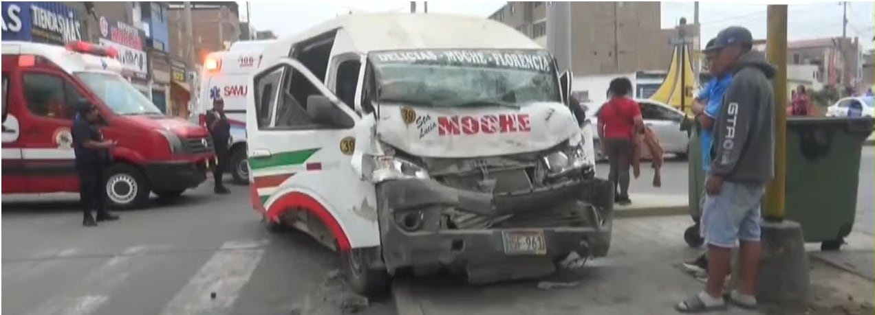 Accidente de tránsito se registró en la avenida César Vallejo. (Foto captura Sol TV Noticias)