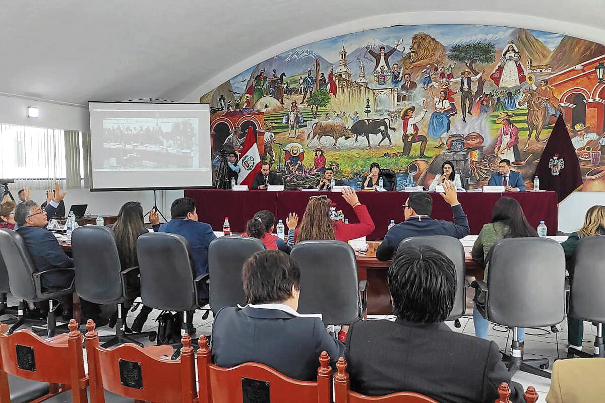 El Hemiciclo estuvo lleno el día del debate. (Foto: GEC)