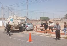 Tacna: Auto se empotra en cisterna y conductor salva de la muerte