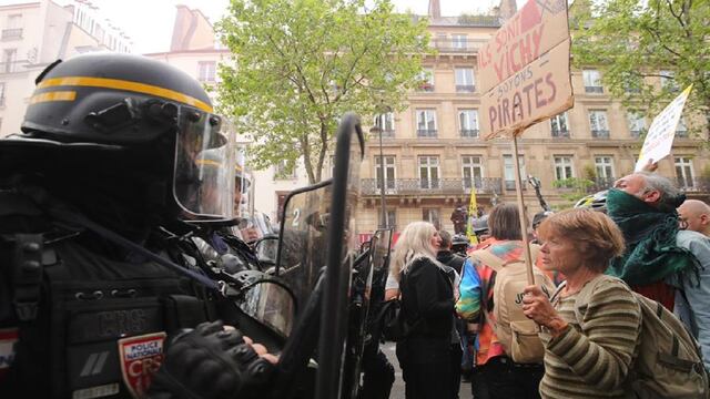 Protestas en Francia: Decenas de detenidos y policías heridos (FOTOS)