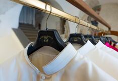 Nuevo papa se prepara en la Sala de las Lágrimas antes de su aparición en el balcón de San Pedro