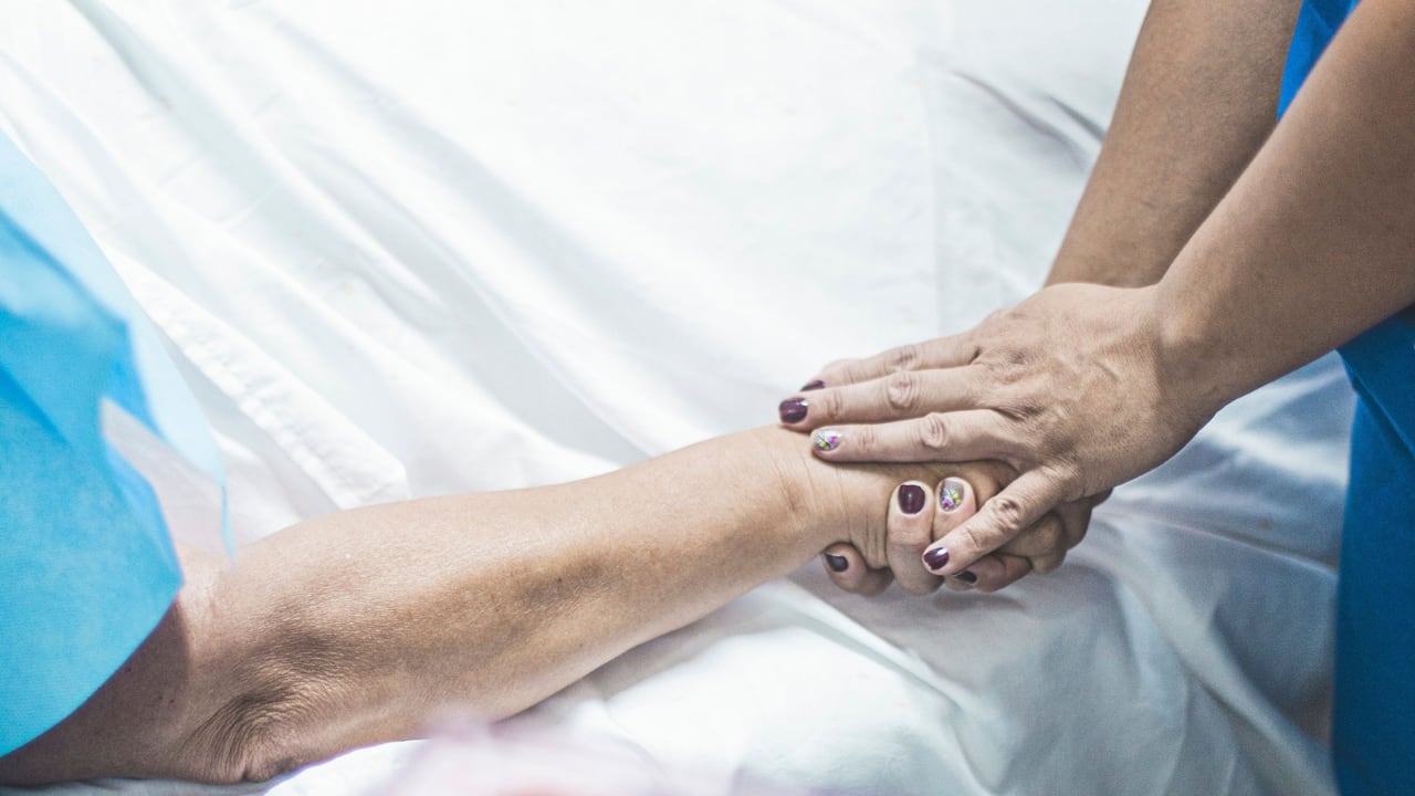 La nueva reglamentación precisa cuándo un despido puede considerarse nulo y obliga a los empleadores a adecuar el puesto de trabajo de personas diagnosticadas con cáncer sin afectar su remuneración.