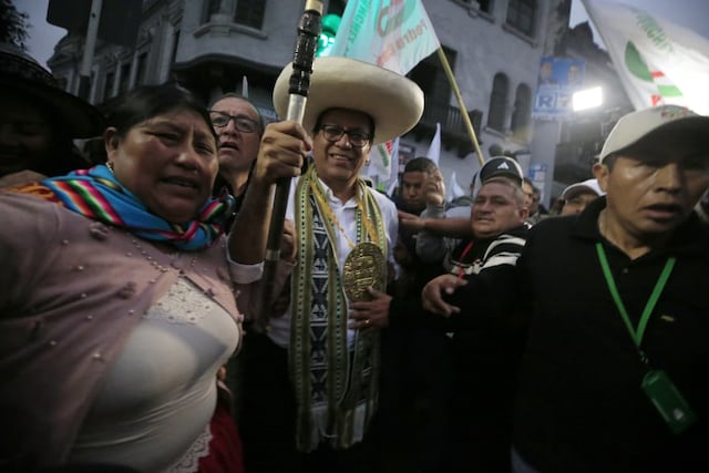 Marcha convocada por Juntos por el Perú continúa su recorrido por el Centro de Lima