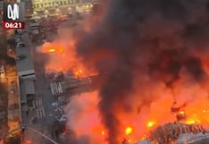 Incendio en fábrica de cosméticos moviliza a más de 22 unidades de bomberos en Los Olivos