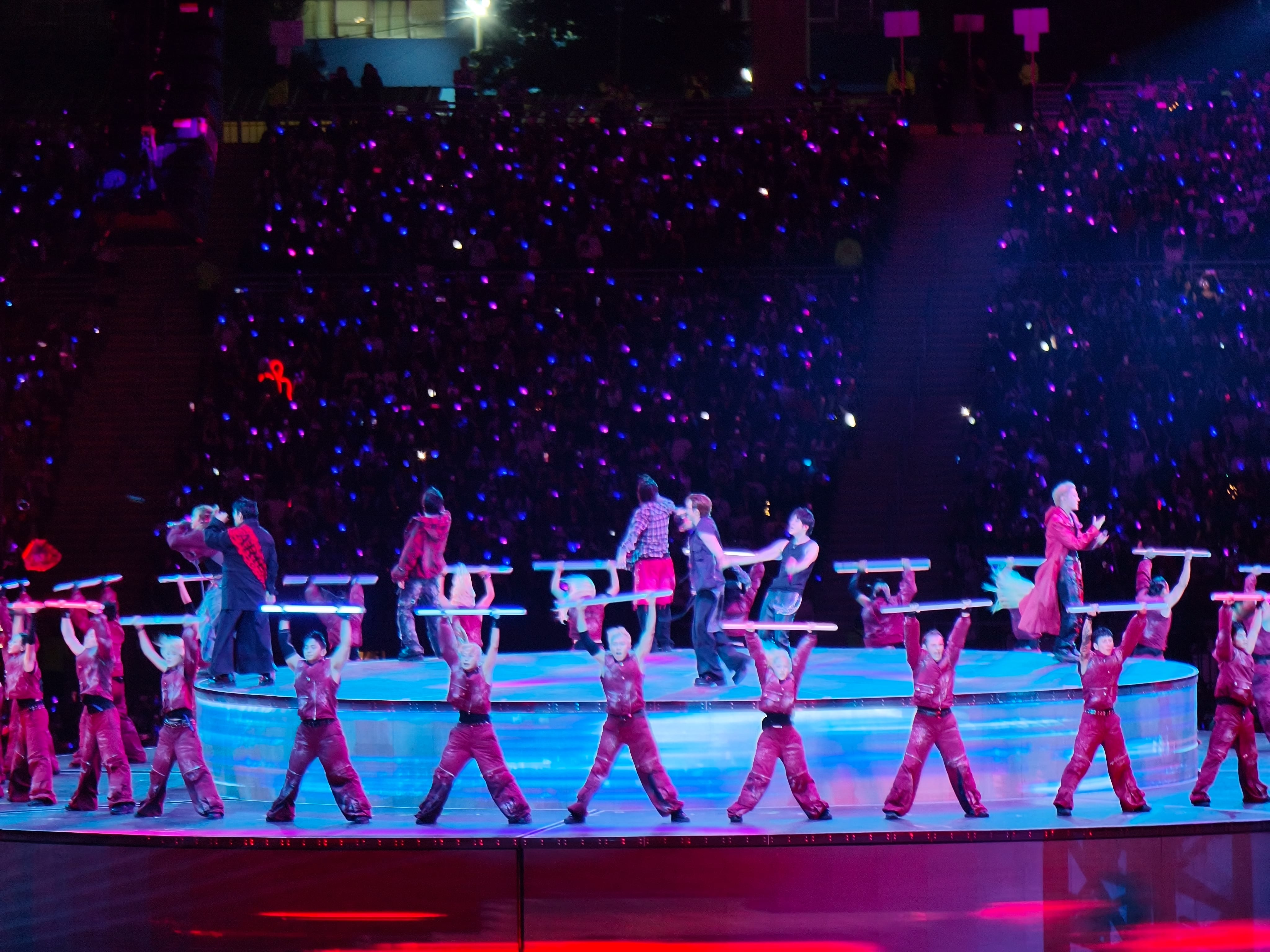 BANDA COREANA DE K-POP BTS OFRECE SU PRIMER CONCIERTO EN EL ESTADIO DE LA UNIVERSIDAD MAYOR DE SAN MARCOS.