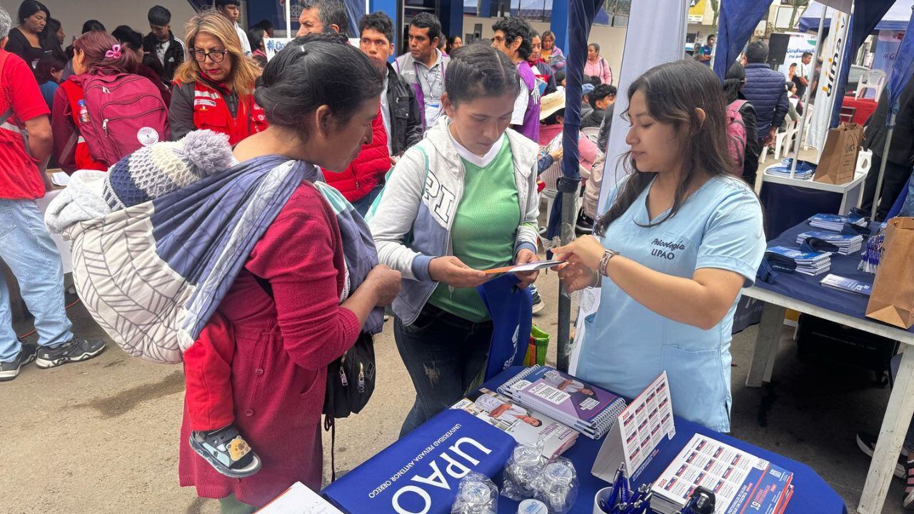 Más de 200 adolescentes de 11 instituciones educativas recibieron oferta educativa de universidades e institutos superiores, así como de Pronabec.