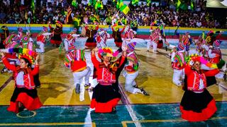 Festival de danzas y comparsas en el carnaval piurano