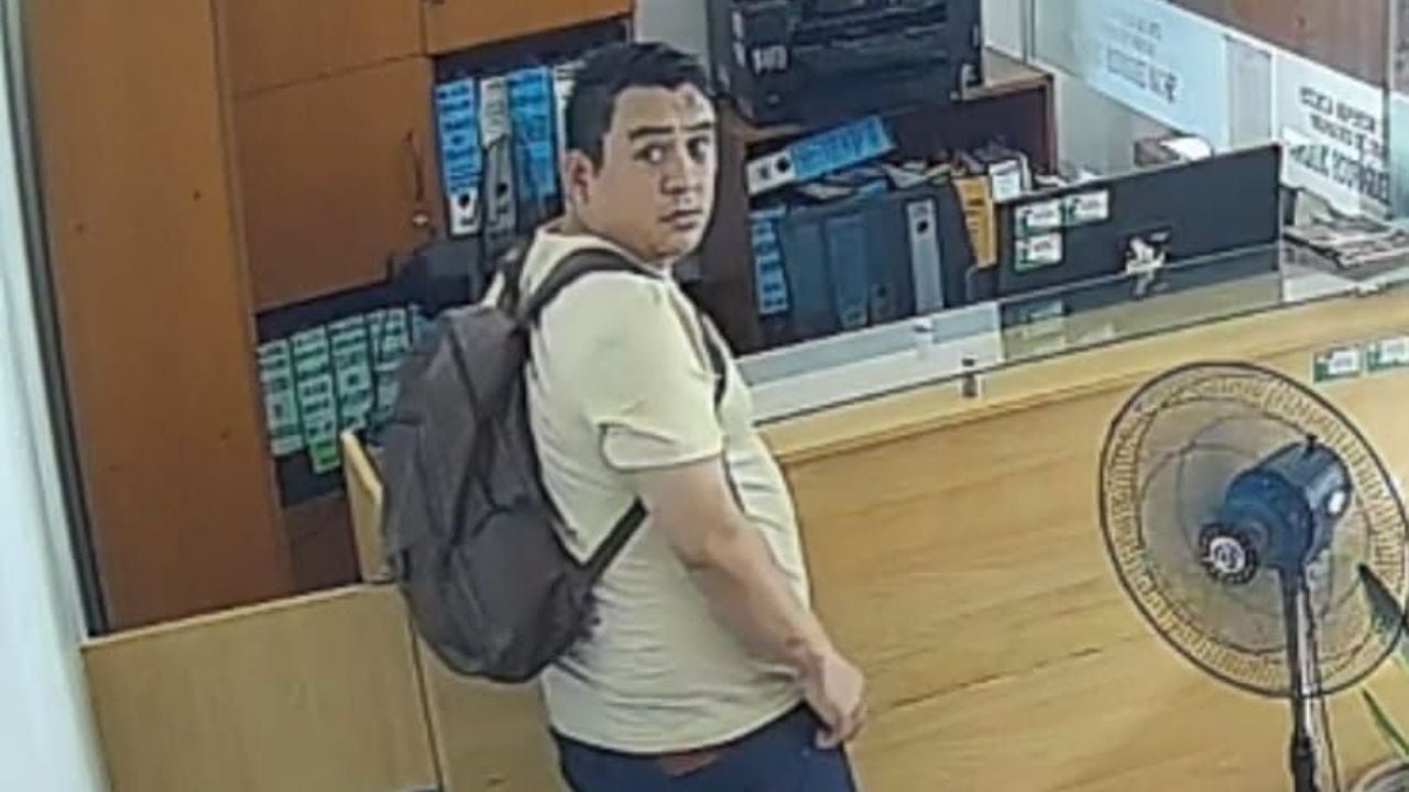 Inescrupuloso se hizo pasar por estudiante para ingresar a Secretaría Académica y llevarse laptop que contenía información privilegiada.