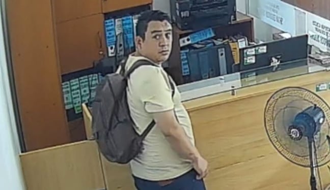 Inescrupuloso se hizo pasar por estudiante para ingresar a Secretaría Académica y llevarse laptop que contenía información privilegiada.
