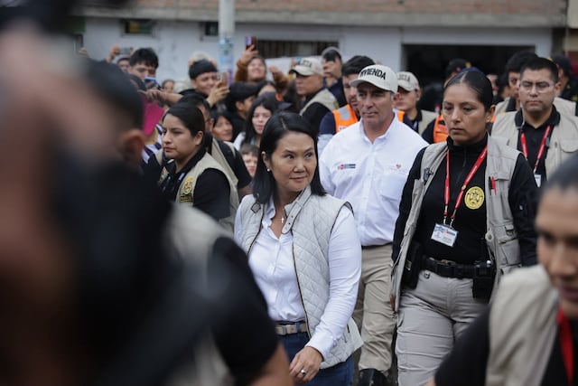 Keiko Fujimori inspecciona zonas afectadas por lluvias en Villa María del Triunfo