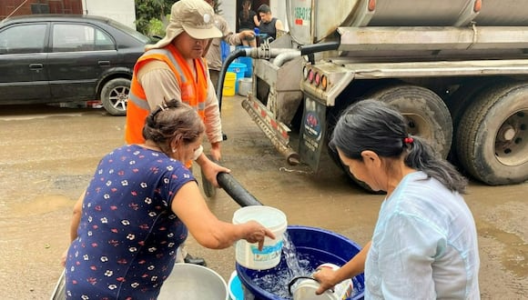 Debido a que averías en infraestructura municipal afectaron el normal suministro en algunos sectores, la azucarera lleva agua a familias laredinas.