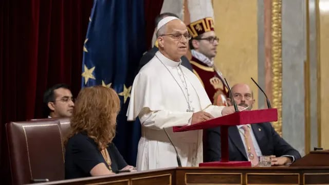 Papa León XIV defiende a migrantes y refugiados en su primer discurso ante el Parlamento de España. Foto:Europa Press.