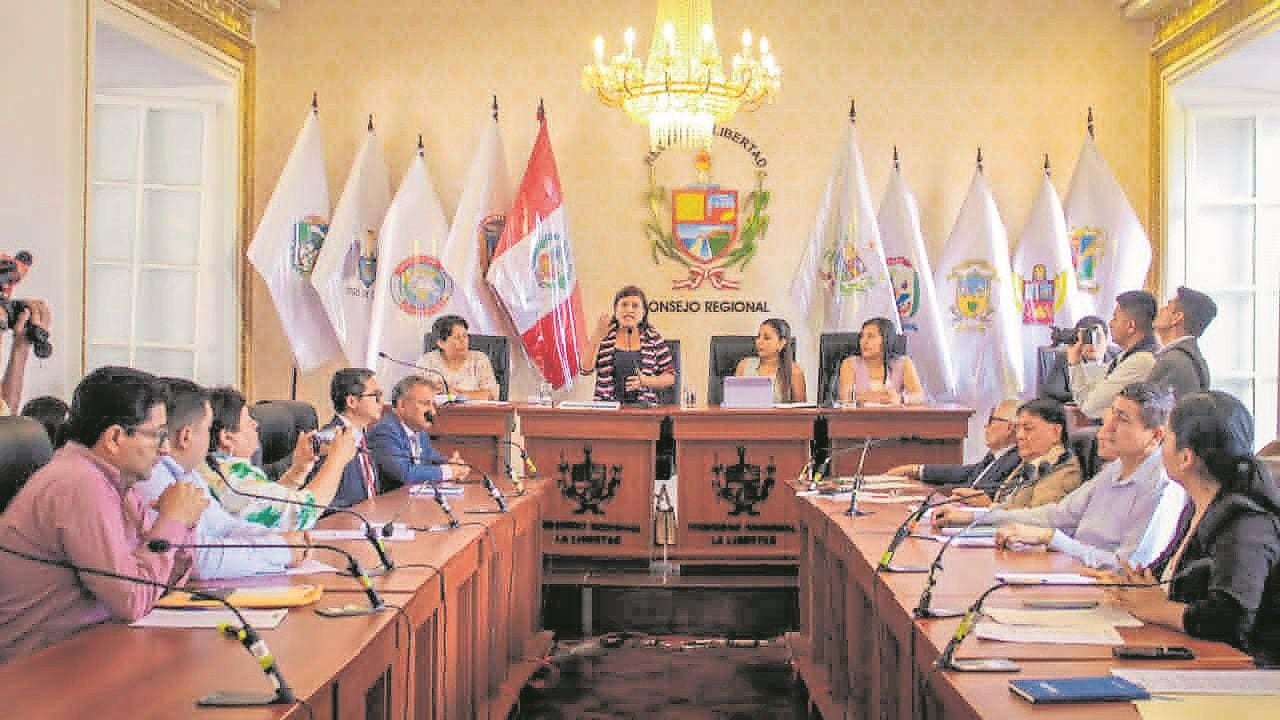 Tal como ha ocurrido los últimos años, la tendencia entre los consejeros regionales de La Libertad es aprobar, en su mayoría, normas que solo tienden a reconocer, apoyar o formalizar una situación, pero no crean obligaciones ni establecen prohibiciones. Además, no están invirtiendo con celeridad sus recursos para fiscalización.