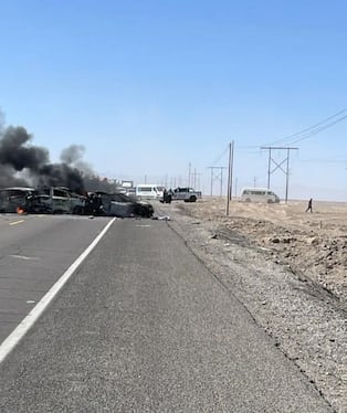 Accidente termina en incendio de vehículos en Arequipa. Foto: Majes Reporteros