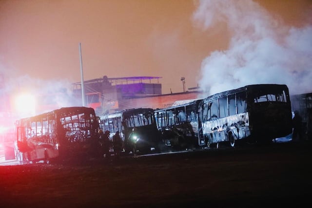 Incendio en Ate destruye 18 buses de transporte (Foto: GEC)