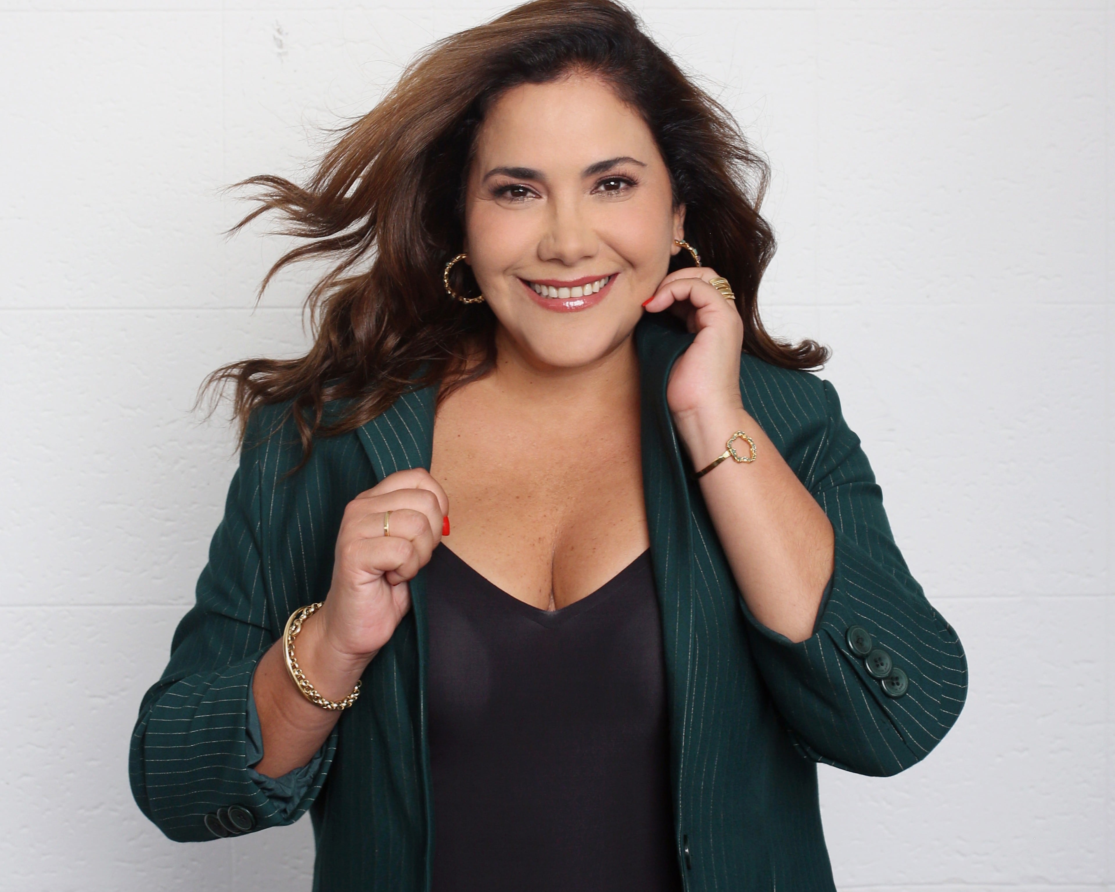 "La verdad a prueba" es el nuevo programa que conduce la periodista Andrea LLosa.