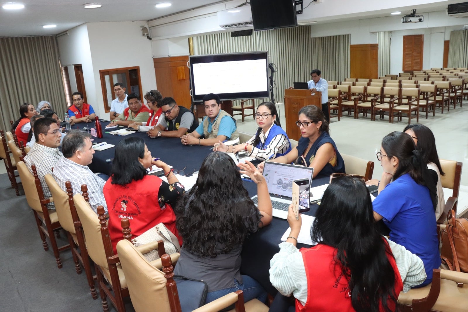 Reunión de autoridades de Piura para proteger a la niñez y adolescencia