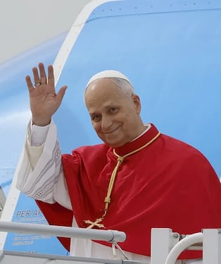 El papa León XIV saludaba a su llegada a Madrid el pasado mes de junio. (Foto: EFE/Mariscal)