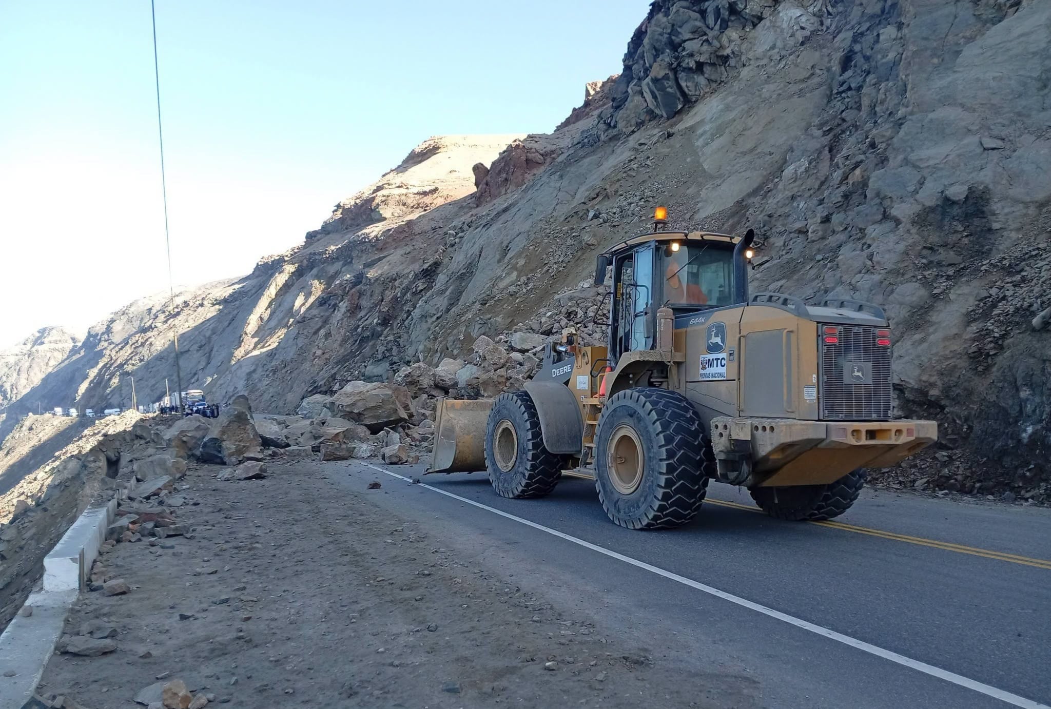 Panamericana Sur: Derrumbe vuelve a bloquear la carretera en Ocoña