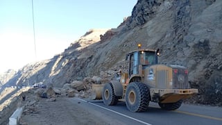 Panamericana Sur: Derrumbe vuelve a bloquear la carretera en Ocoña