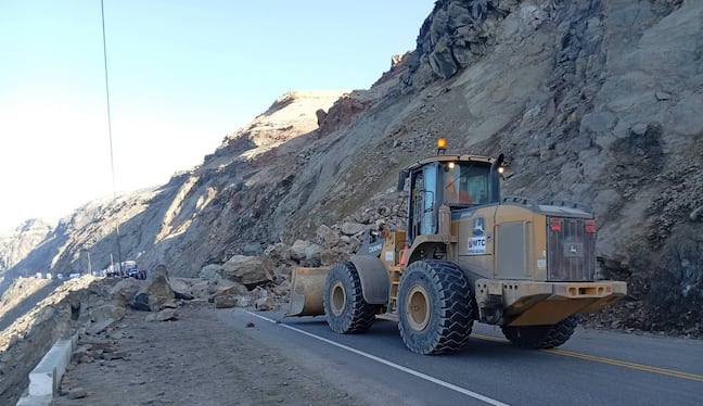 Panamericana Sur: Derrumbe vuelve a bloquear la carretera en Ocoña