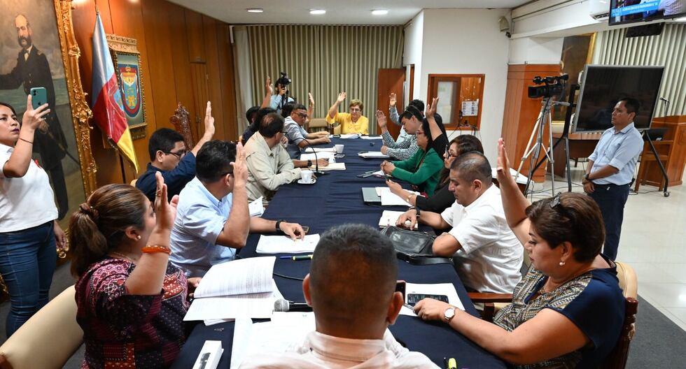 Pleno de Concejo de Piura reafirma vacancia contra cuatro regidores