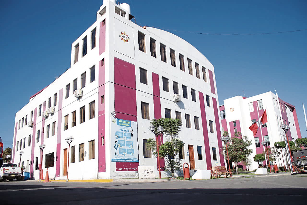 Supuestos trabajadores se comunicaron con los servidores de las instituciones. Foto: GEC.