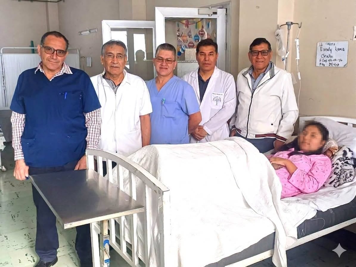 Arequipa: Tumor destruyó parte de la pierna de estudiante y con prótesis evitan la amputación (Foto: Hospital Honorio Delgado)