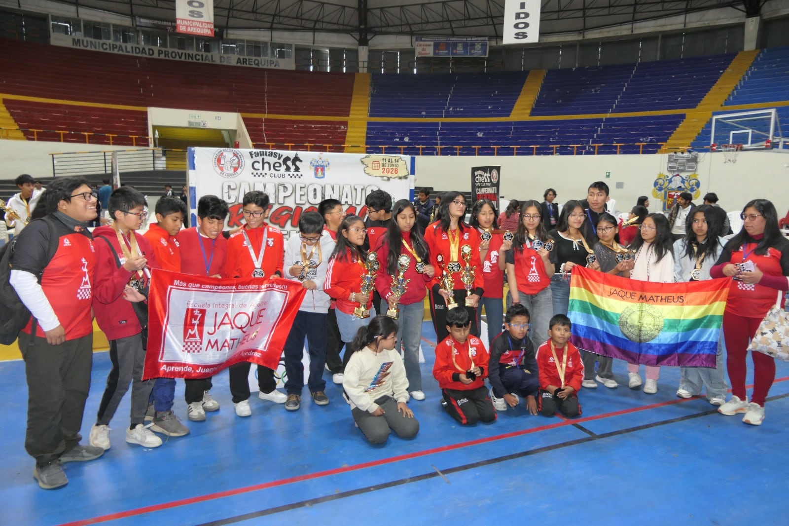 Ajedrecistas ganadores en certamen regional realizado en Arequipa. Foto: GEC.