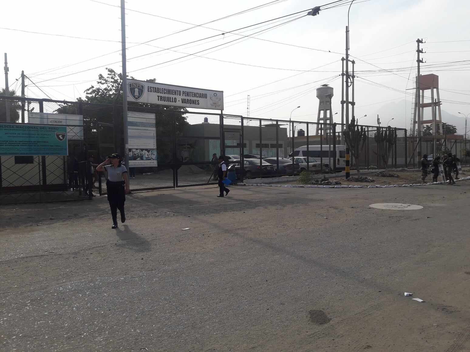 La Policía encontró una biblia en el que tenía anotado los números de telefónicos de las personas a las que supuestamente extorsionaba.